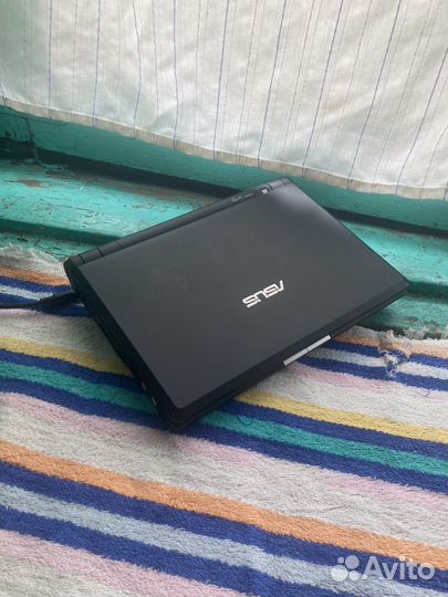 Нетбук asus eee pc 700