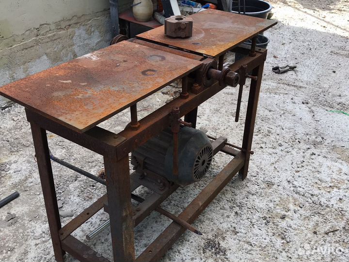 Деревообрабатывающий станок