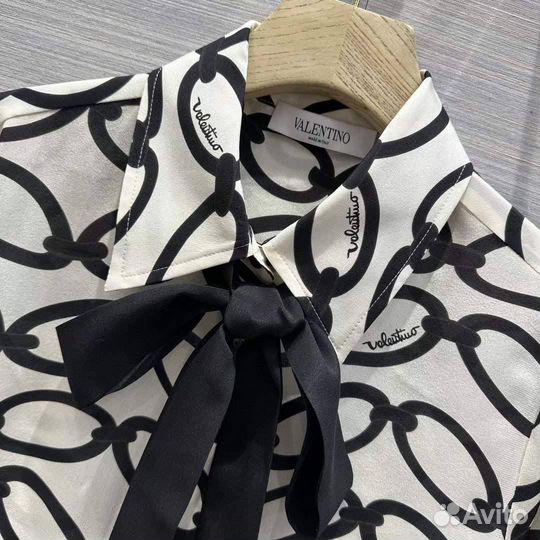 Блузка Valentino