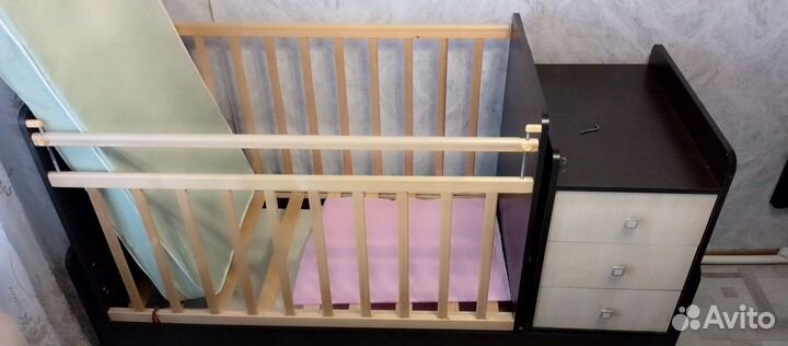 Детская кроватка трансформер с маятником