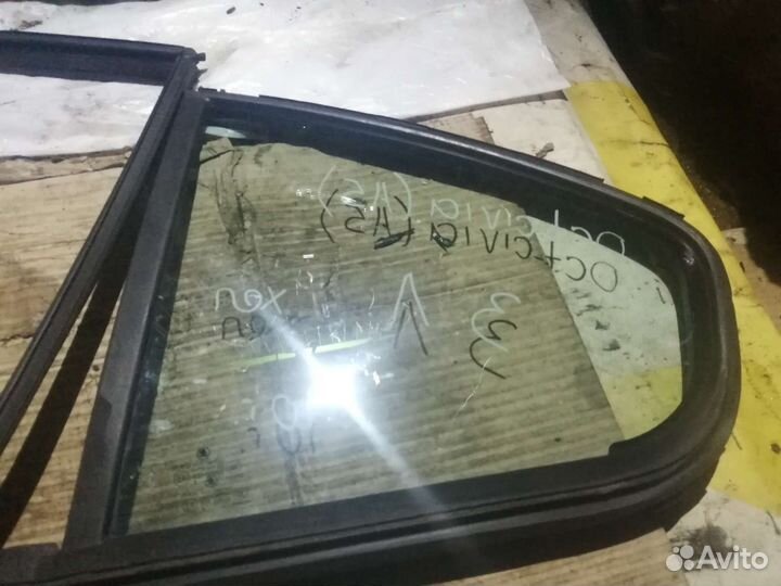 Форточка задней двери Skoda Octavia A5