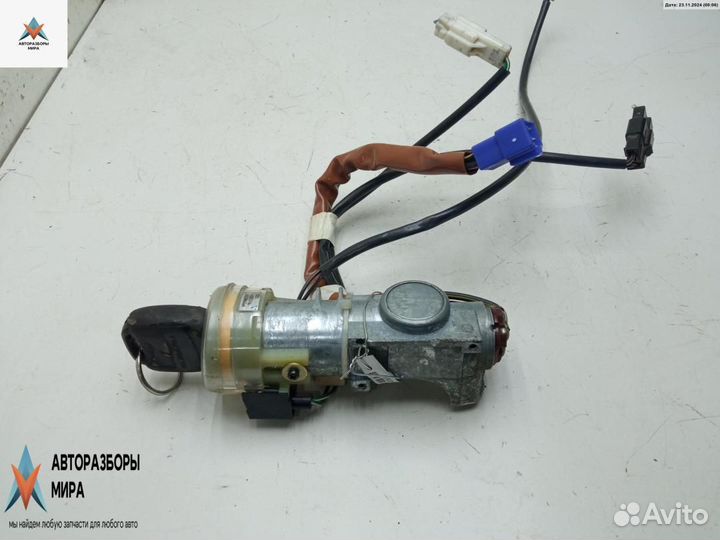 Замок зажигания Subaru Legacy 3 2001 88215AE010