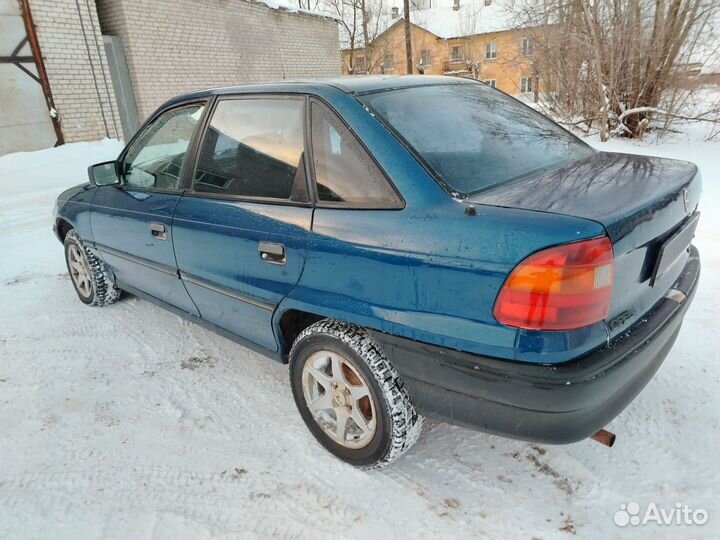 Opel Astra 1.6 МТ, 1998, 318 000 км