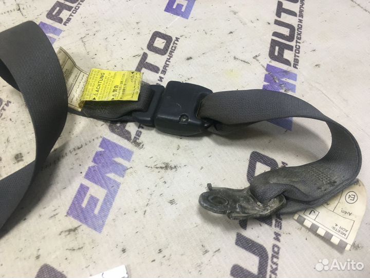 Ремень безопас. задний Тойота Королла Е120 седан