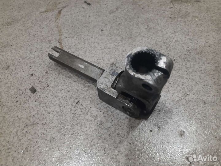 Карданчик рулевой VW Passat B4