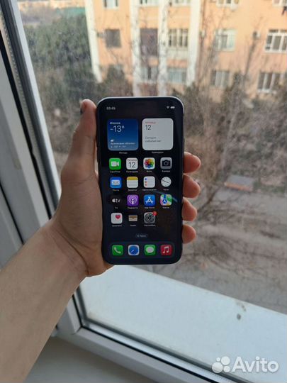 iPhone 11, 64 ГБ