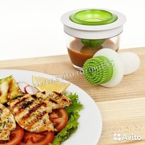 Кисть с дозатором силиконовая