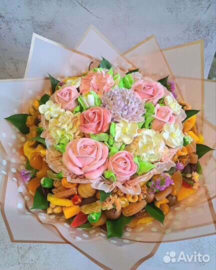 Вкусные подарки букеты