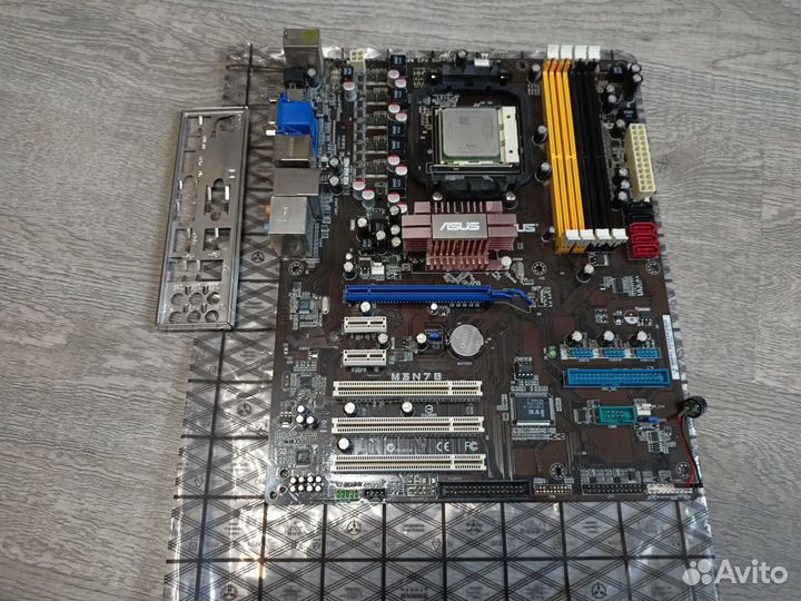 Комплект asus M3N78 + Phenom X4 9550 + 4Гб