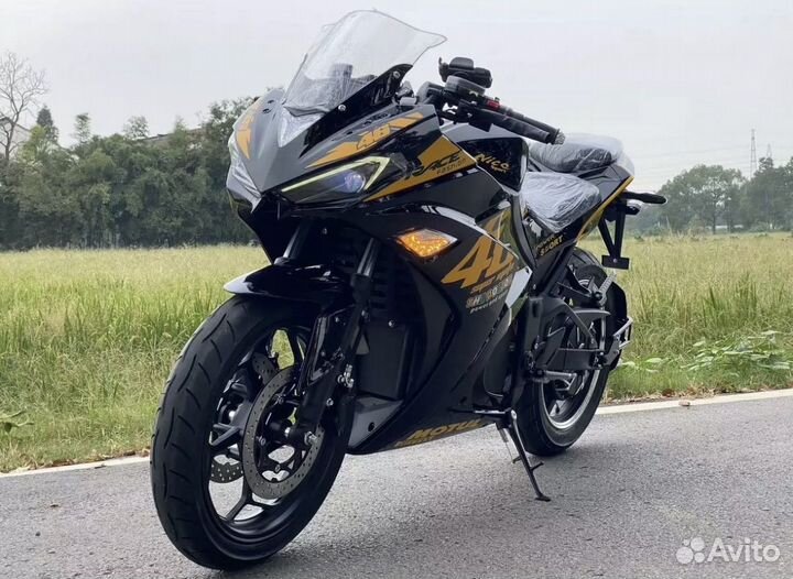 Электро мотоцикл Yamaha R3 под ключ