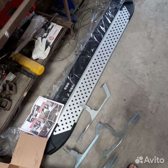 Продам подножку порога на хундай санта-фе