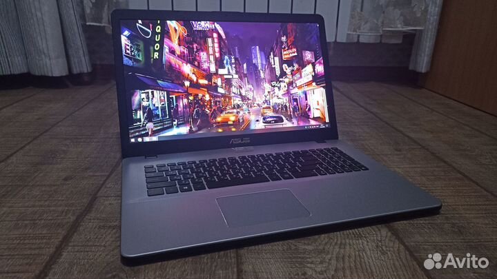 Asus Vivobook 17 PRO N705UD