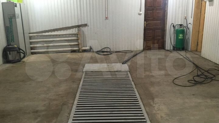 Машиноместо, > 30 м²