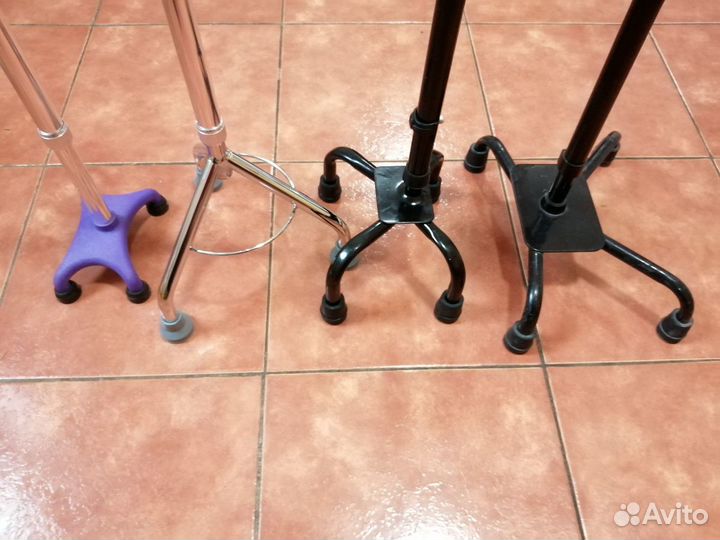 Трость четырехопорная