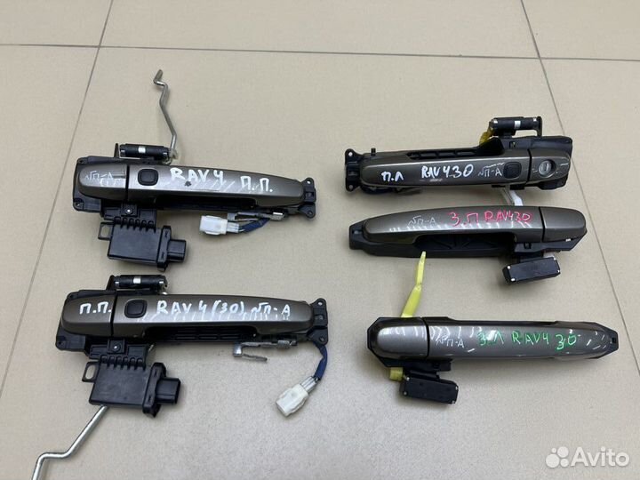 Ручка двери наружная Toyota RAV4 30