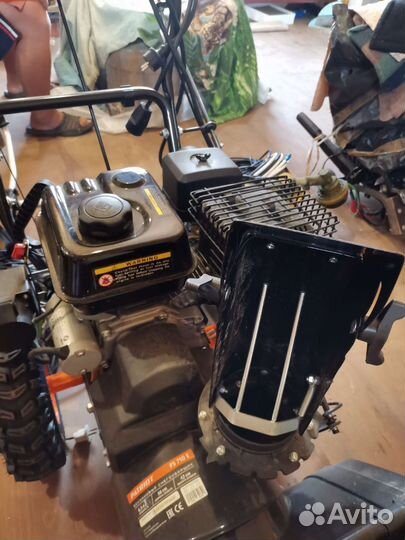Снегоуборщик бензиновый