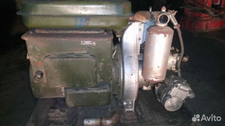 Бензиновый генератор