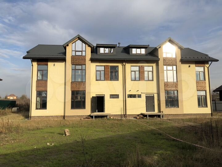 Дом 400 м² на участке 11 сот.