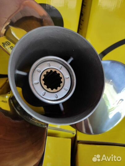 Новый гребной винт Yamaha 40-60, шаг 11, сталь