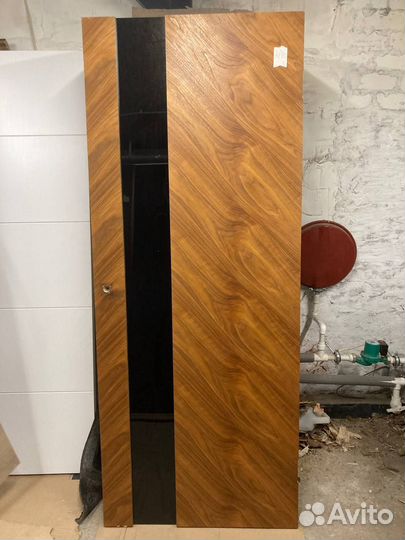 Межкомнатная дверь на 80 шпон, массив акрил