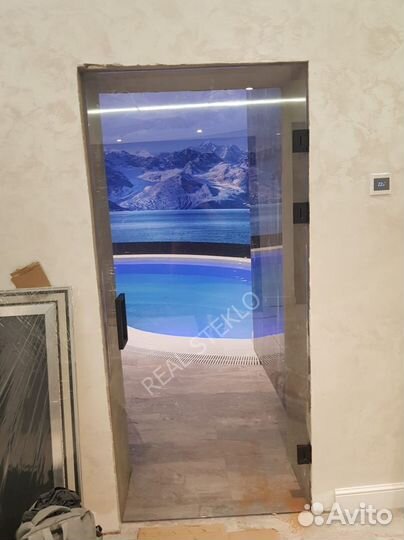 Стеклянная алюминиевая дверь