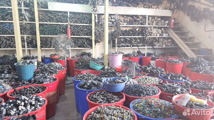 Моторы, коробки, кузовные детали