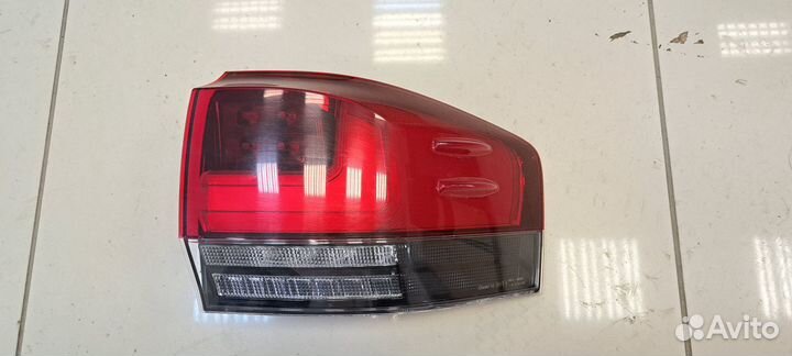 Фонарь задний правыый Toyota Land Cruiser 300