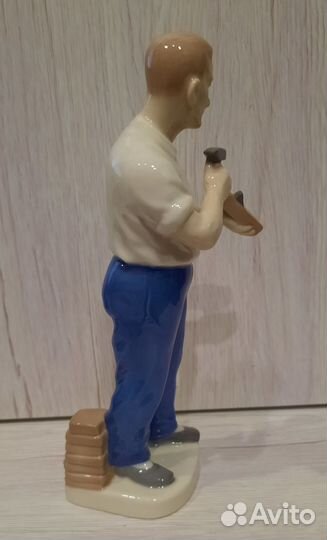 Фарфоровая статуэтка гдр