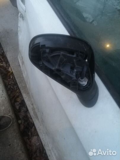 Дверь передняя правая сеат леон 2 дефект