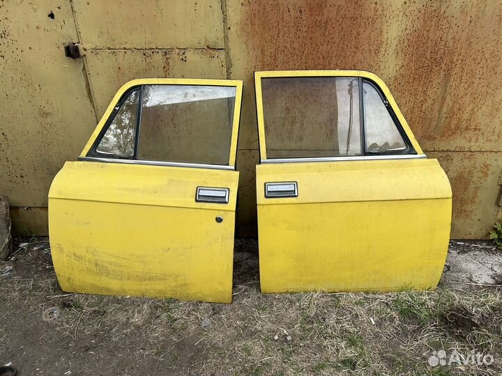 Москвич 2140 дверь передняя