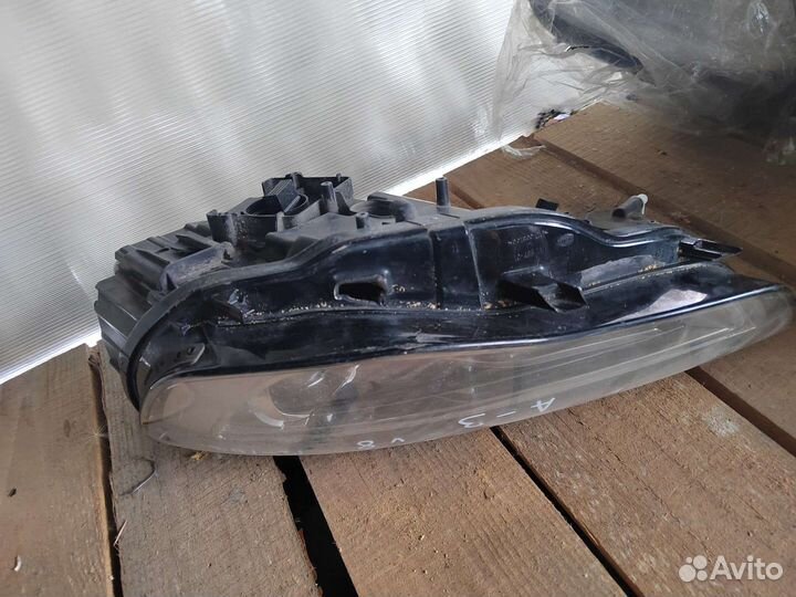 Фара левая Audi A3 V8 ксенон