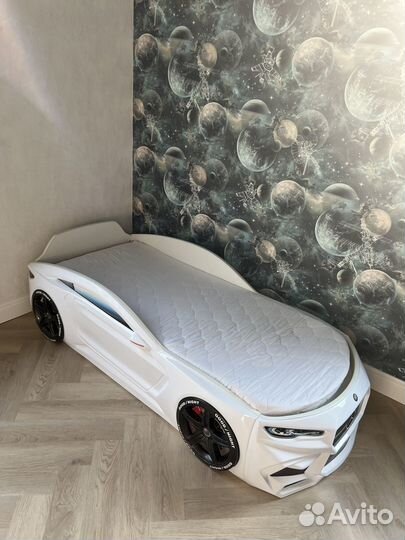 Детская кровать машинка