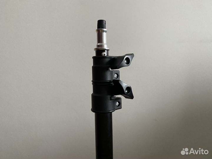 Стойки для фото вспышки тринога новые в упаковке