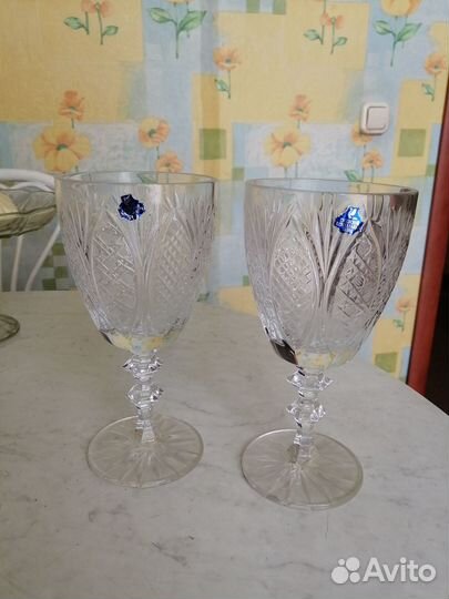 Хрустальные фужеры кубки