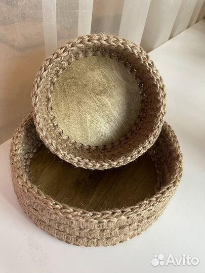 Круглая корзинка из джута