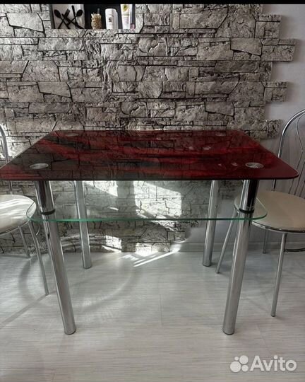 Стол стеклянный