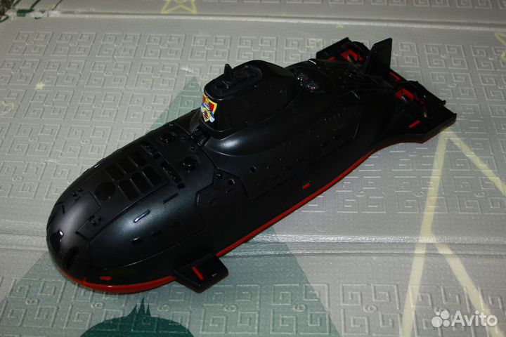 Подводная лодка, катер, пожарная машина