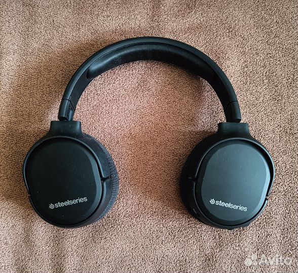 Беспроводная гарнитура SteelSeries Arctis 1 Gaming