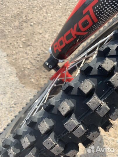 Rockot zx 300 red fury