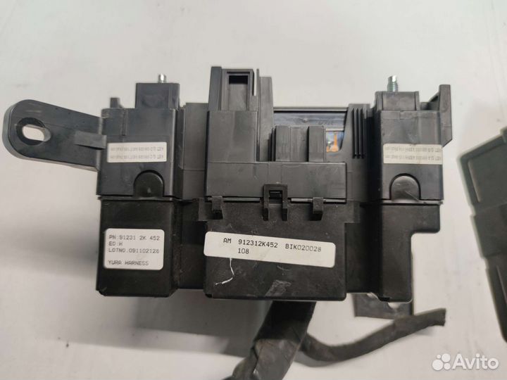 Блок предохранителей подкапотны KIA Soul 1