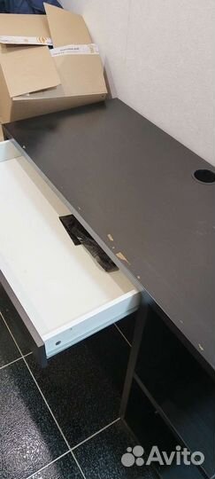 Письменный стол IKEA
