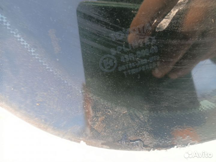 Стекло заднее Toyota carina-E Corona T19