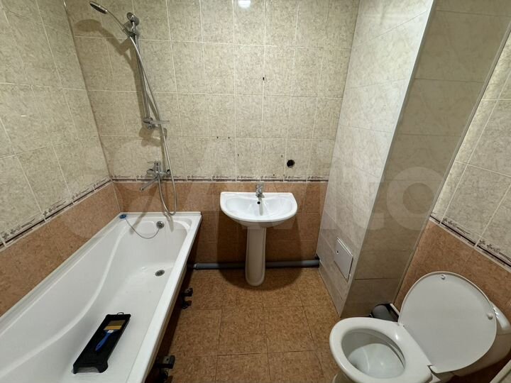 2-к. квартира, 54 м², 1/10 эт.