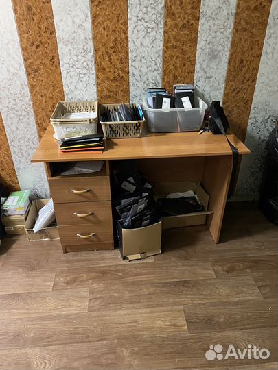 Письменный стол