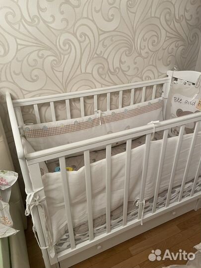 Детская кроватка с маятником Лель