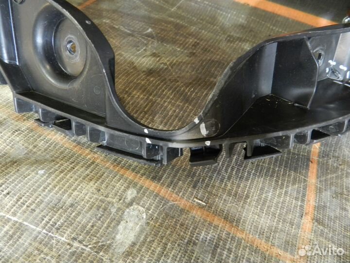 Кронштейн бампера заднего правый - Volkswagen Polo