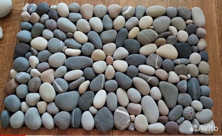 Массажный коврик для ног из камней черного моря