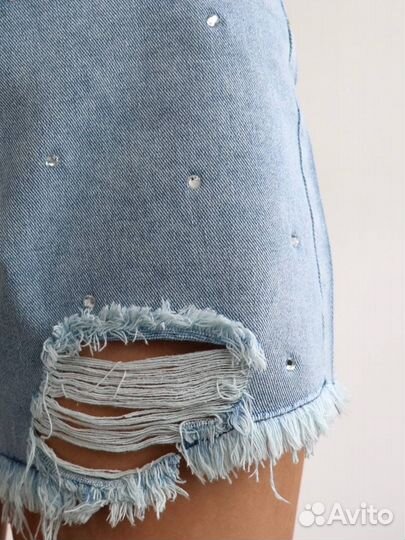 Шорты джинсовые со стразами