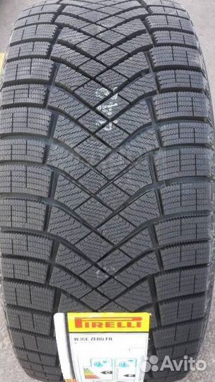 Pirelli Ice Zero FR 235/55 R17 103T