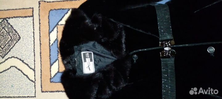 Шуба цигейковая женская оторочена норкой